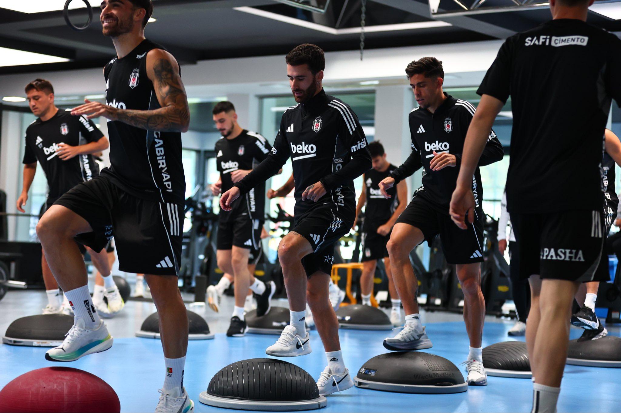 Beşiktaş, Gençlerbirliği mesaisini sürdürdü.