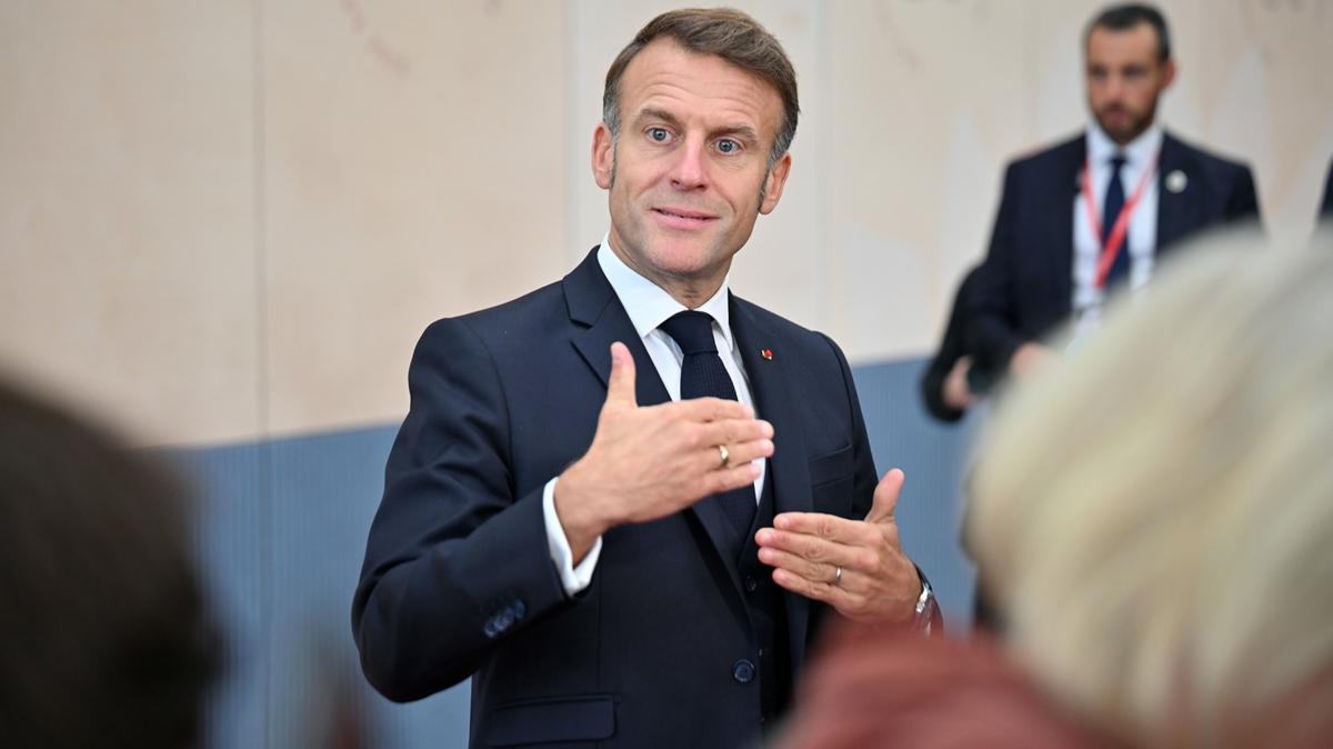 Fransa kart! Macron'dan babakanla tepki eken atama