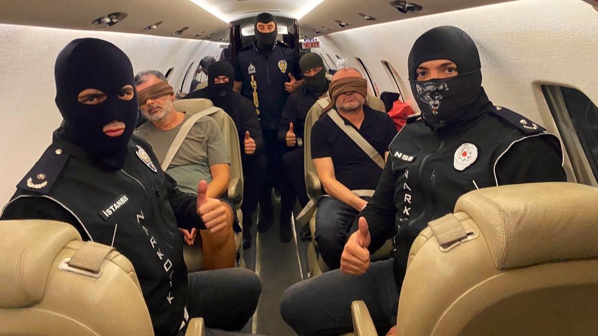 Uluslararas seviyede aranan iki isim BAE'de yakalanarak Trkiye'ye iade edildi