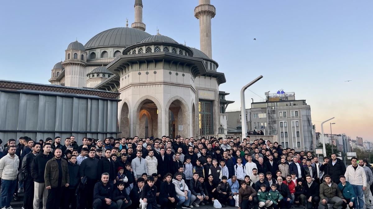 Binlerce gen TGVA ile sabah namaznda bulutu