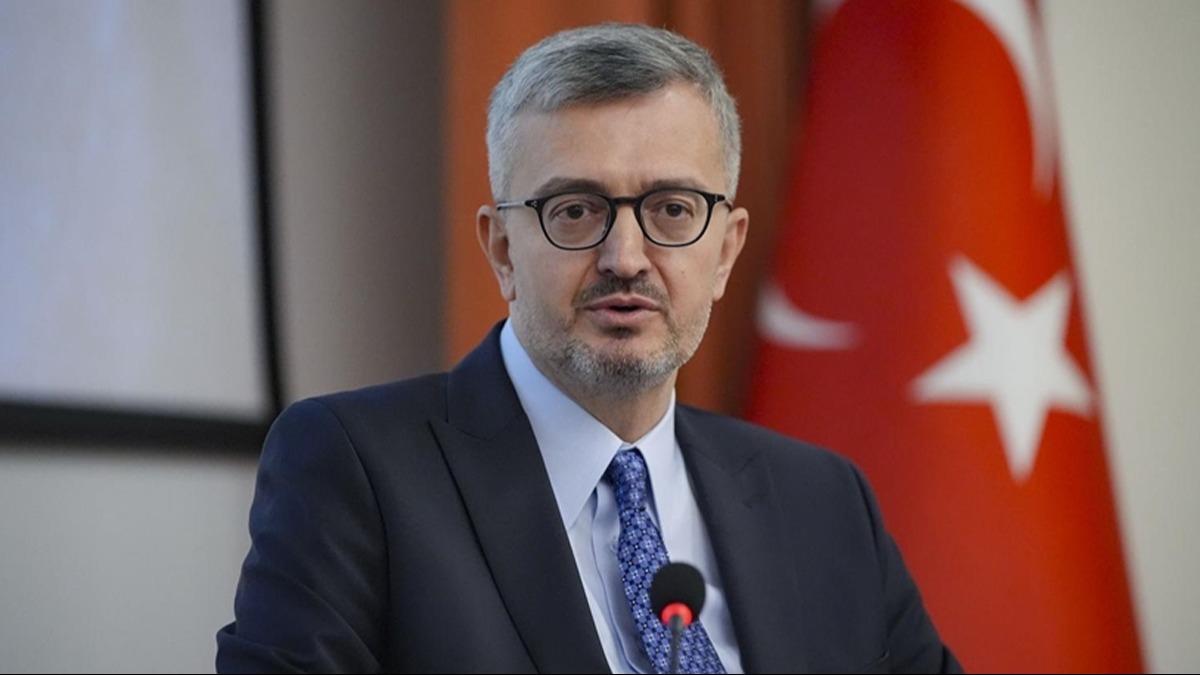 Cumhurbakanl letiim Bakan Duran, A Milli Futbol Takm'n tebrik etti