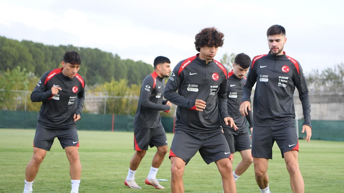 mit Milli Futbol Takm, Macaristan mann hazrlklarn srdrd