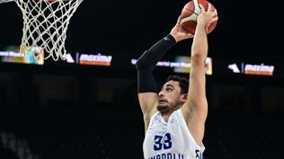 Anadolu Efes yarın Olympiakos deplasmanına konuk olacak