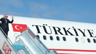 Başkan Erdoğan'ın uçağı Mısır'da pisti pas geçti