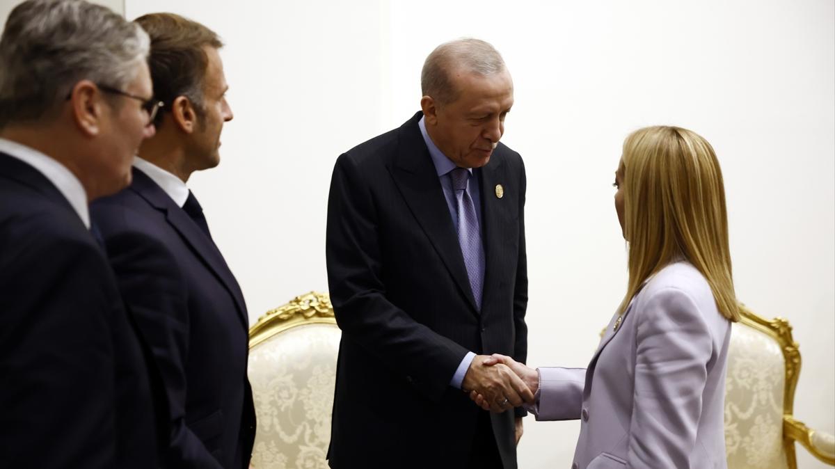 Cumhurbakan Erdoan ile Meloni arasnda samimi diyalog   