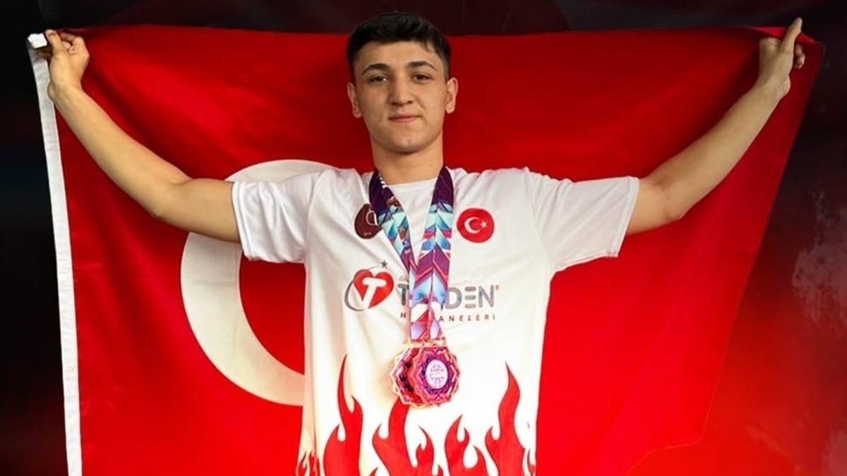 Arda Veli Kol dnya ncs oldu 