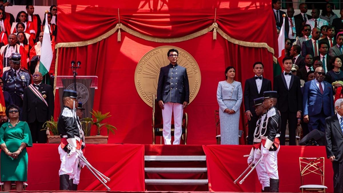 Madagaskar'da Cumhurbakan Rajoelina, feshettii Ulusal Meclis tarafndan grevden alnd
