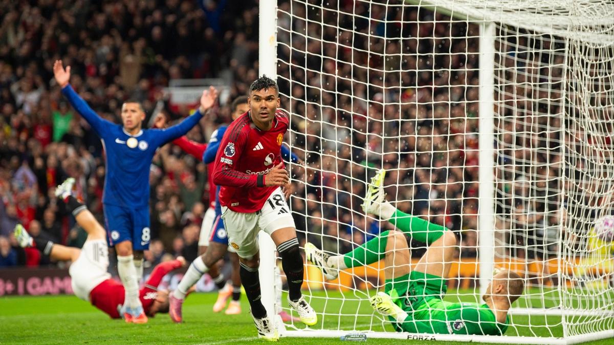 Manchester United'da Casemiro karar