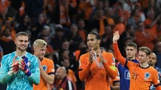Marco van Basten'den Van Dijk'a liderlik eleştirisi!