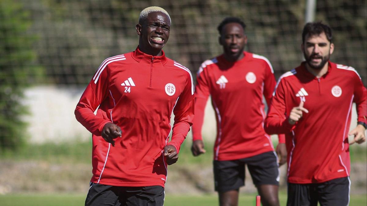 Antalyaspor, Gaziantep FK mesaisinde