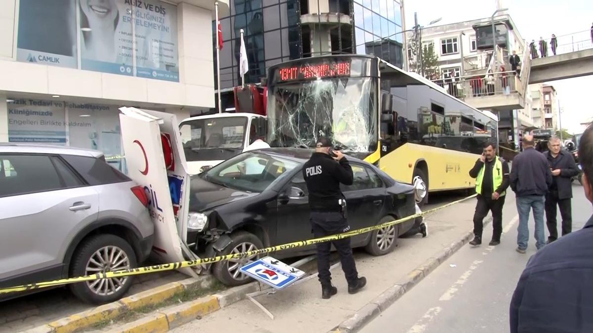 ekmeky'de ETT facias: Otobs durakta bekleyenlerin arasna dald