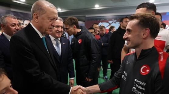Cumhurbaşkanı Erdoğan galibiyet sonrası Milli takımı tebrik etti