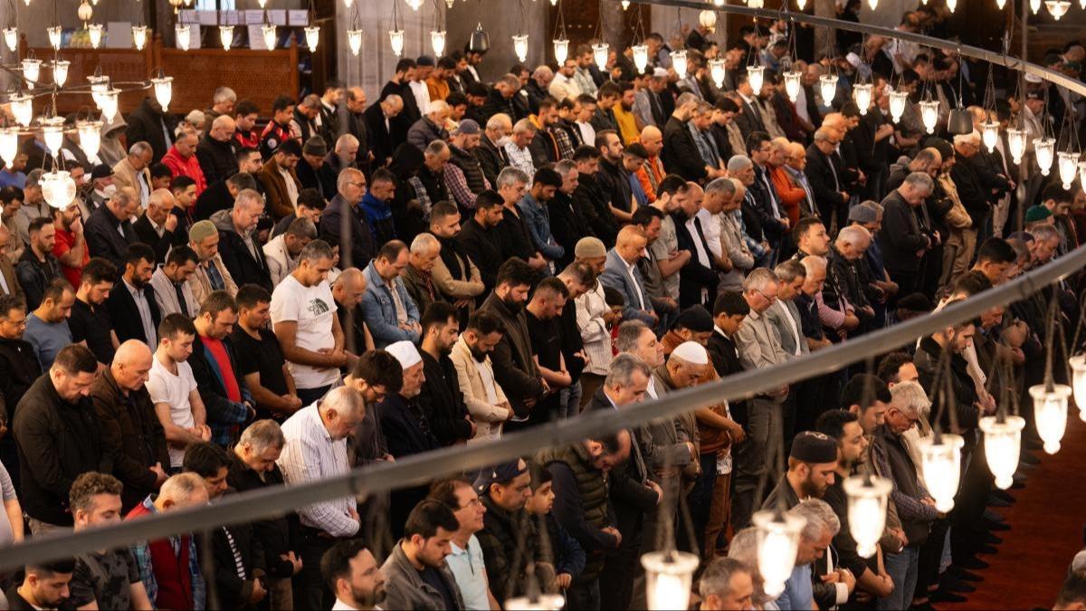 l Milli Eitimden cuma namaz karar! rencilere kolaylk salanacak