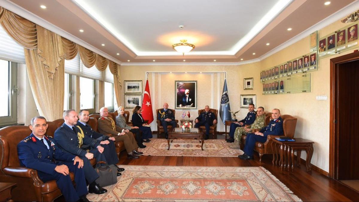 ngiltere ve Trkiye arasnda kritik temas! Komutanlar bir araya geldi