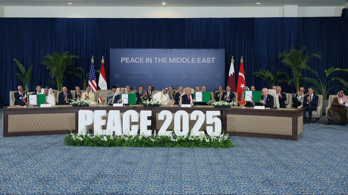 Parlamentoda hkmeti hedef aldlar: Erdoan'n arkasnda dekor olduk