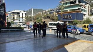 Üç ilde sekiz adrese baskın! Sahte pasaportlu arsa vurguncularına gözaltı