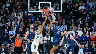 Anadolu Efes evinde Panathinaikos'a farklı kaybetti