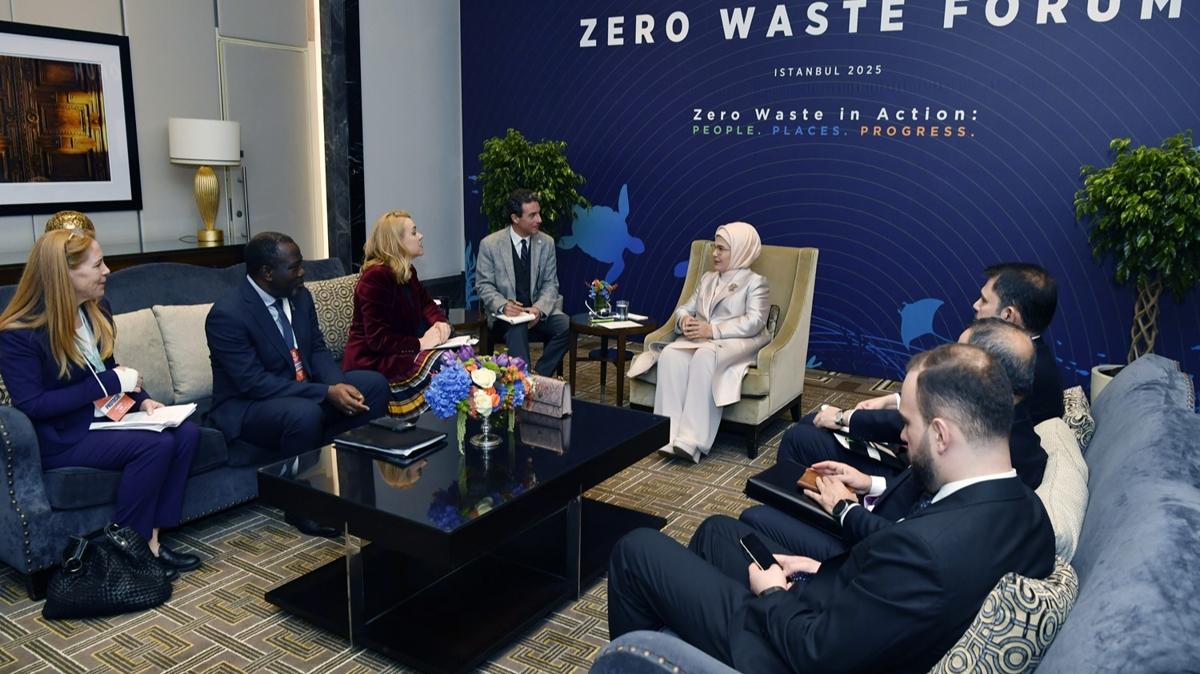 Emine Erdoan, UNECE cra Sekreteri Tatiana Molcean ile bir araya geldi