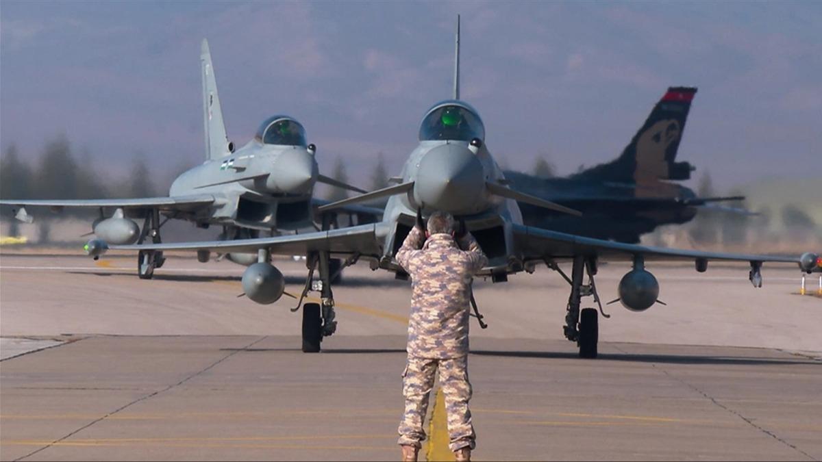 Türkiye'ye Eurofighter savaş uçağı satışında kritik viraj! Almanya, teslimatlar için tarih verdi