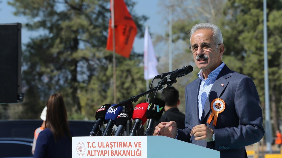 241 milyar liralk dev yatrm! Bakan Uralolu duyurdu: 11 projemiz var