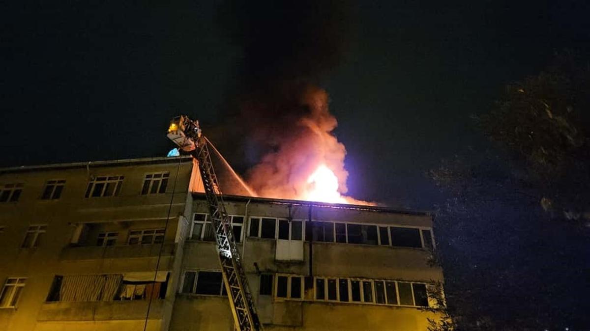 Beyolu'nda korkutan yangn! Vatandalar tahliye edildi
