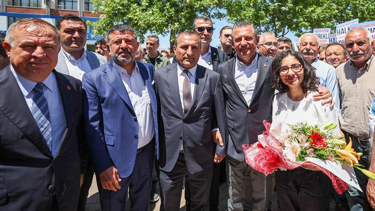 "Partiyi babasının şirketi gibi yönetiyor"