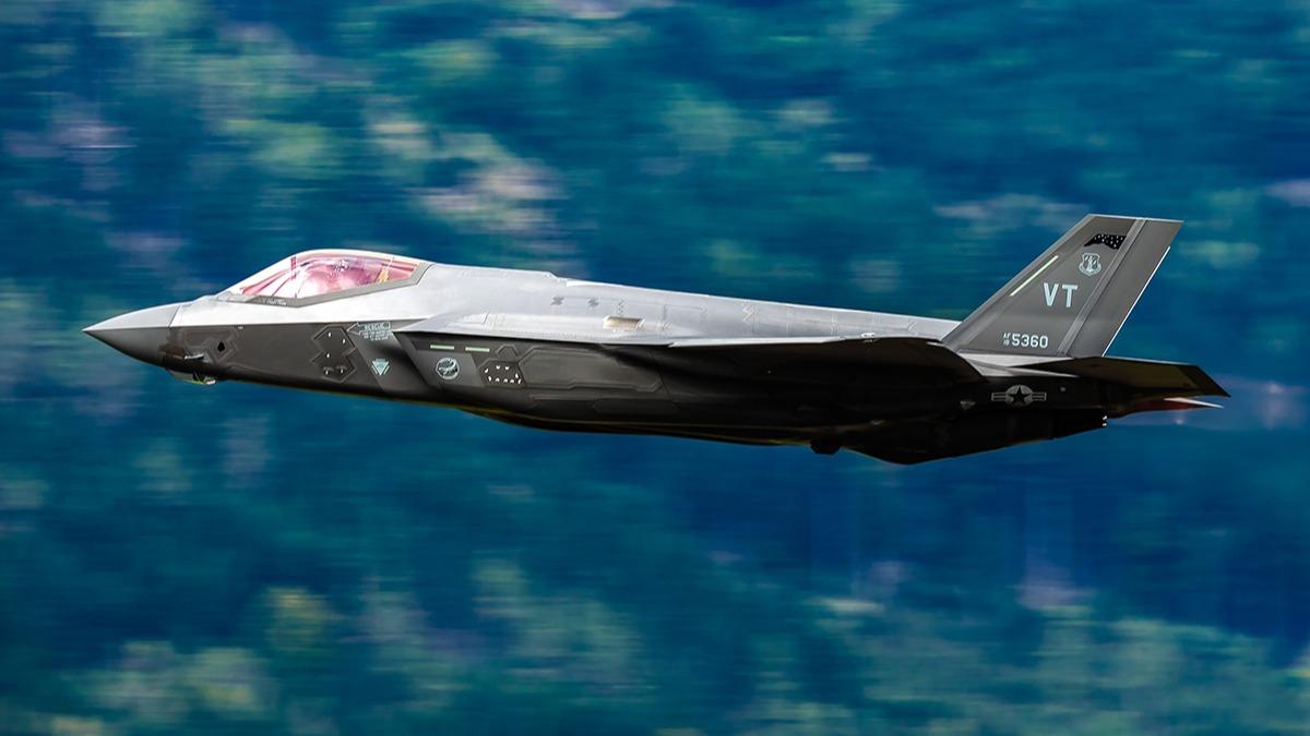 F-35'ler iin stratejik adm: mzalar resmen atld   