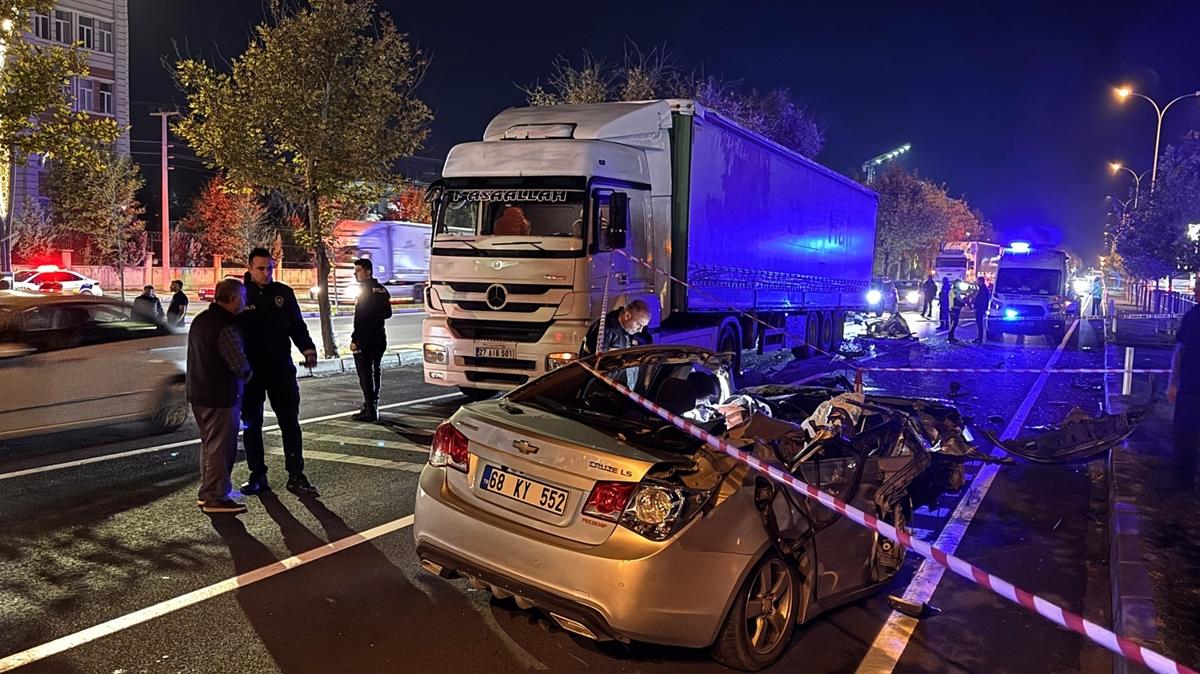 Aksaray'da tra arpan otomobildeki aabey ld, kardei ar yaraland