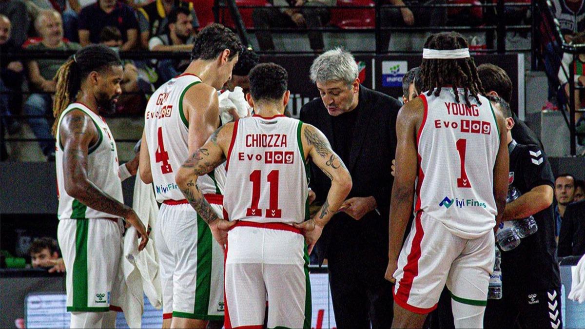 Karyaka'nn konuu Anadolu Efes