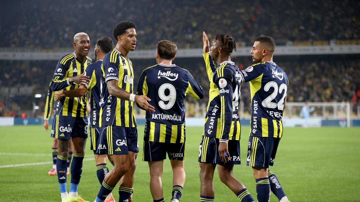 MA SONUCU: Fenerbahe 2-1 Fatih Karagmrk