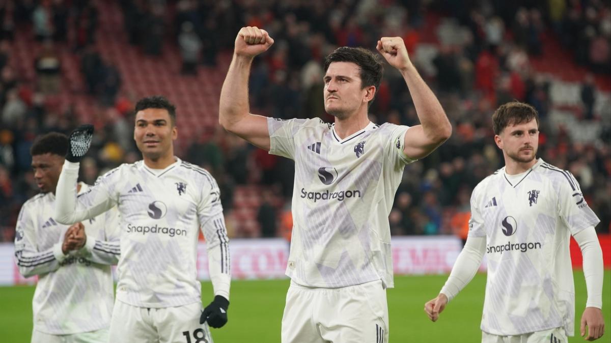 Manchester United, Liverpool'u deplasmanda ykt!