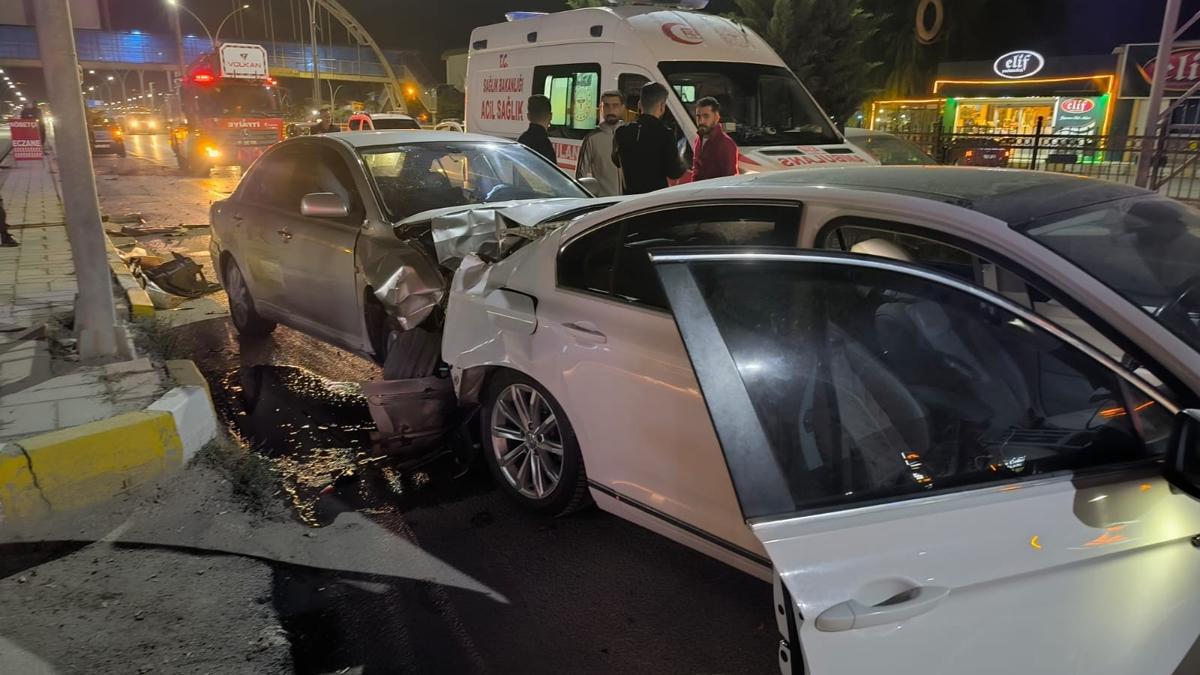 Van'da zincirleme trafik kazas: 4 yaral
