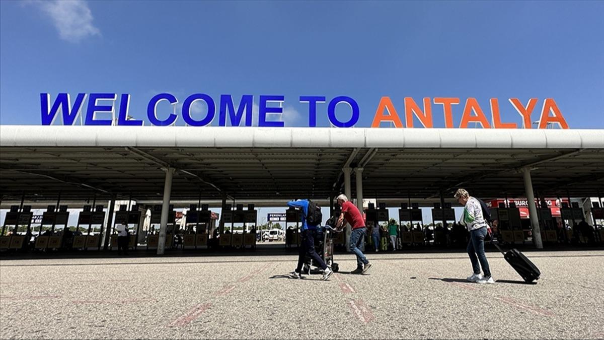 Antalya Havaliman'na 77 metre yksekliinde yeni kule