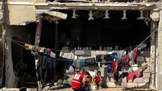 Duyma kaybı yaşayan Filistinlilerin yardımına Türk Kızılay'ı koştu