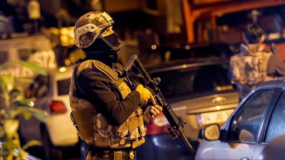 stanbul'da terr rgt DEA'a ynelik operasyonda 13 pheliye gzalt