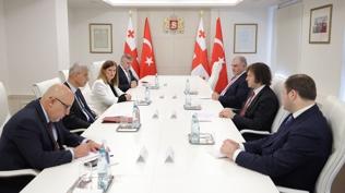Komşudan Türkiye'ye teşekkür! Sağlık alanında iş birliği için imzalar atıldı