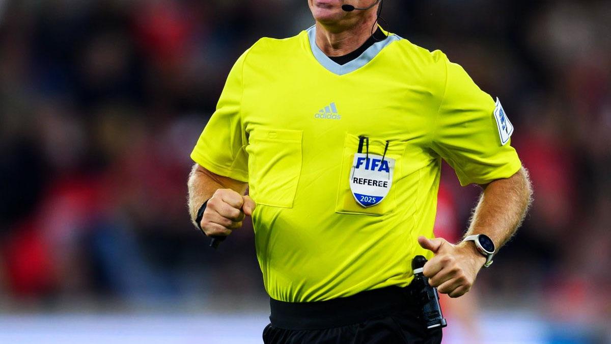 UEFA açıkladı! İşte Fenerbahçe-Stuttgart maçının hakemi.
