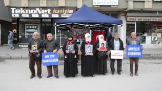 DEM Parti önünde evlat nöbeti: Bu bizim davamız değil