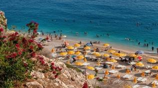 Yerli turist kesenin ağzını açtı! Harcamalar 76 milyar lirayı aştı