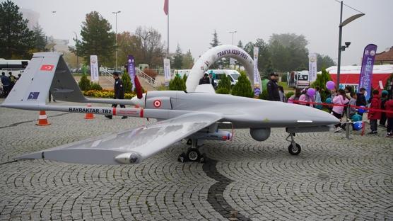 Edirne'de halk Bayraktar TB2'ye hayran kaldı: Bu konuda İsrail'i geçmiş olmanın sevinci var içimde