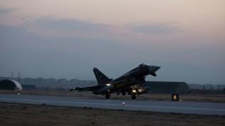 15 adet Eurofighter'ın havalimanına inmesi an meselesi