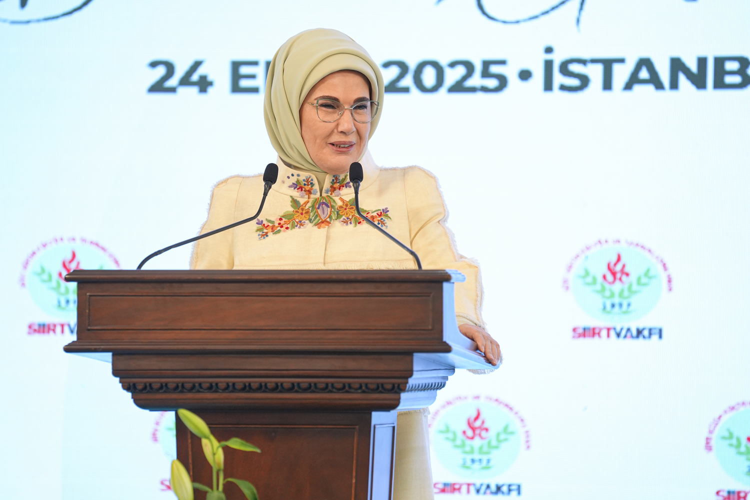 Emine Erdoğan'dan "Siirtlilerle Buluşma" programına ilişkin anlamlı paylaşım.