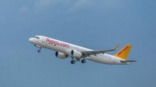 Pegasus'un İzmir'den Barselona'ya direkt uçuşları başladı