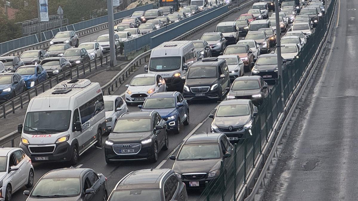 Son veriler paylaşıldı... İstanbul'da trafik çilesi: Köprüler, tüneller, sahil yolu kilit
