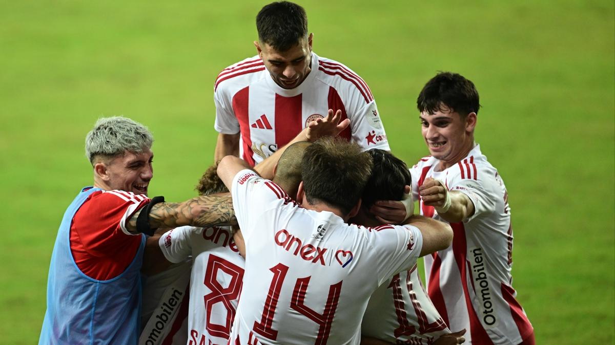 Antalyaspor'un konuğu Başakşehir