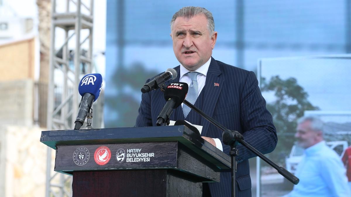 Bakan Bak: Hatay, yeni stadına yeni haliyle tekrar kavuşacak