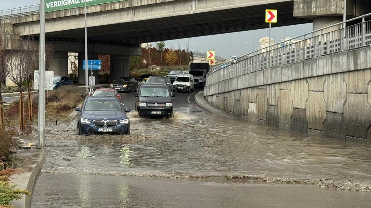 İstanbul sele teslim: Metrekareye 60 kilogram yağış düştü