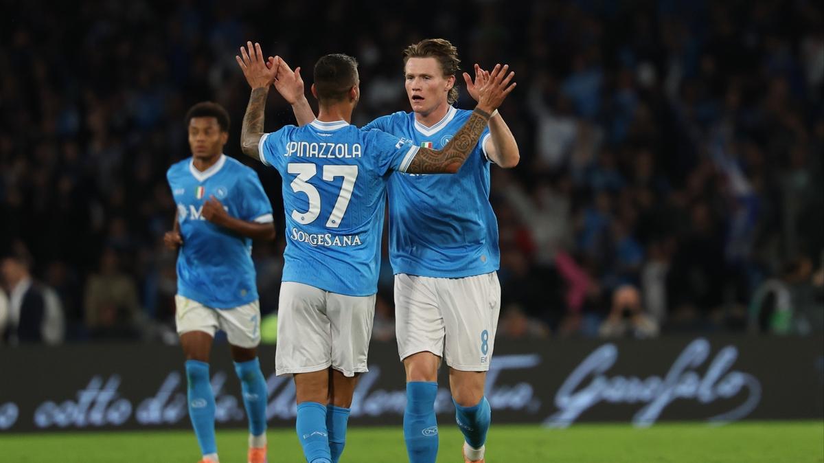 Napoli, Inter'i devirdi ve ligin yeni lideri oldu