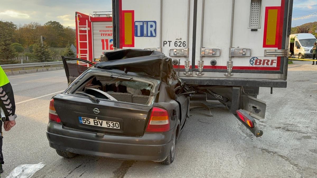 Samsun'da feci kaza: 23 yaşındaki sürücü tırın altına girdi