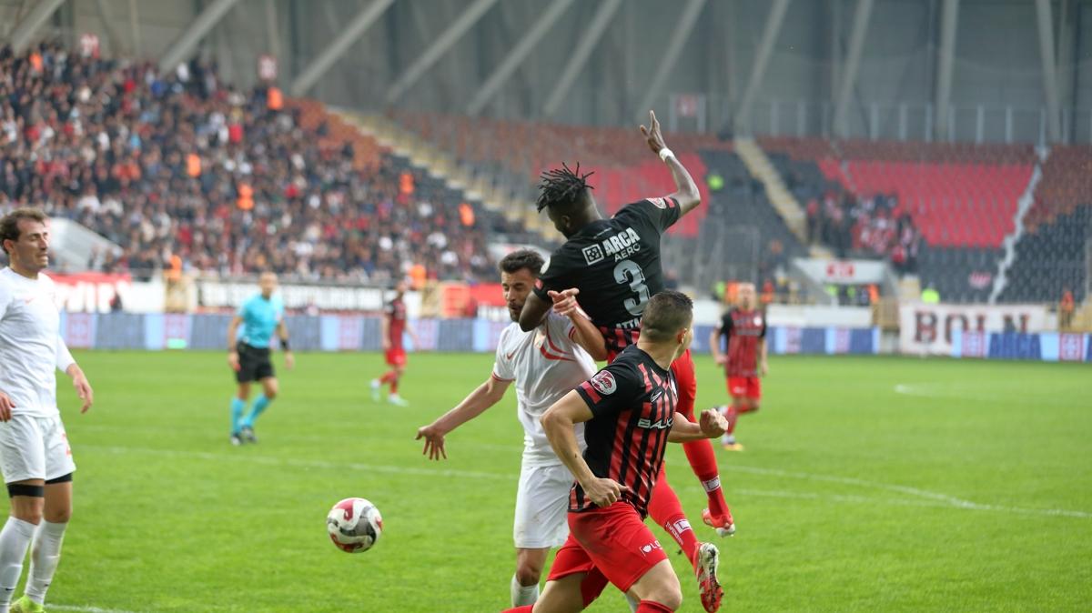 Çorum FK-Boluspor maçında gol sesi çıkmadı